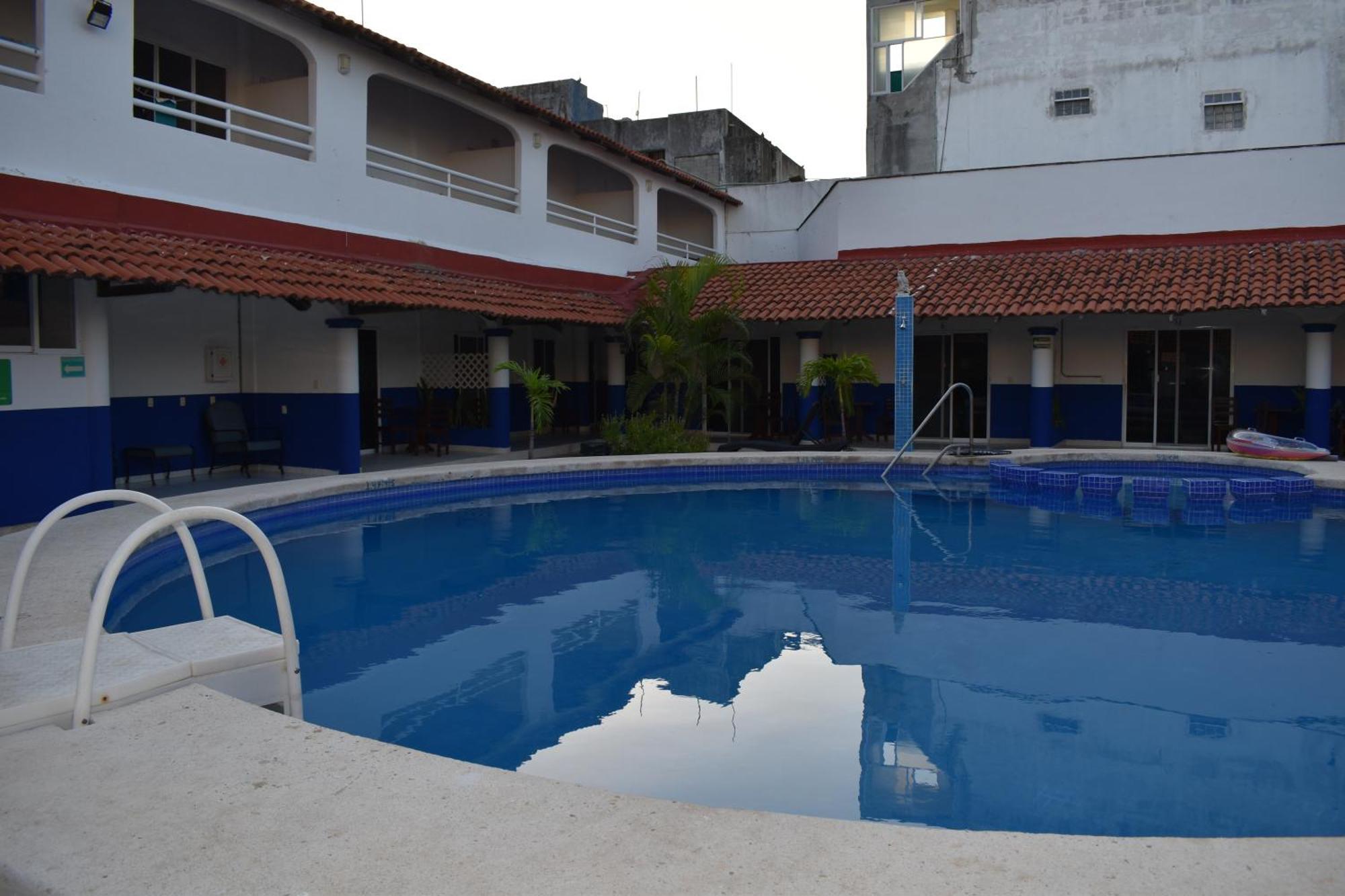 Hotel Plaza Almendros, Isla Mujeres Extérieur photo